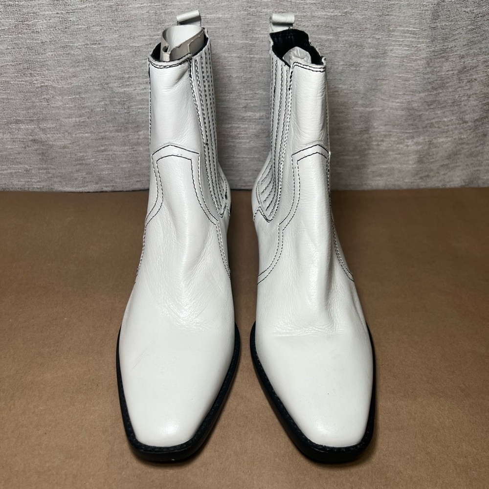 Urban Outfitters White Western Chelsea Boots Size 37 - Picture 2 of 15